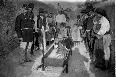 Crime antigo, Lisboa, Maria dos Anjos, Azinhaga de Santa Luzia, Estrada de Sacavém, Estrada das Amoreiras, Morgue de Lisboa, Varina, Asfixia, Autópsia, Lisboa Desaparecida, Campo Grande, Homicídio