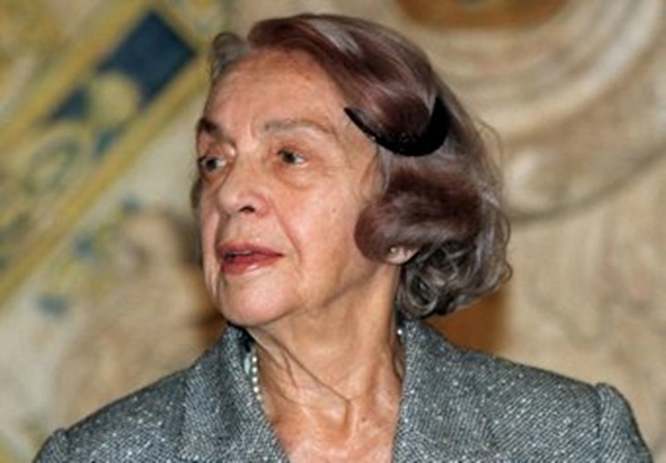 n SOPHIA DE MELLO BREYNER ANDRESEN nasceu a 6 de novembro de 1919, no Porto, e morreu em Lisboa a 2 de julho de 2004. Autora foi a primeira mulher portuguesa a receber o Prémio Camões (1999).