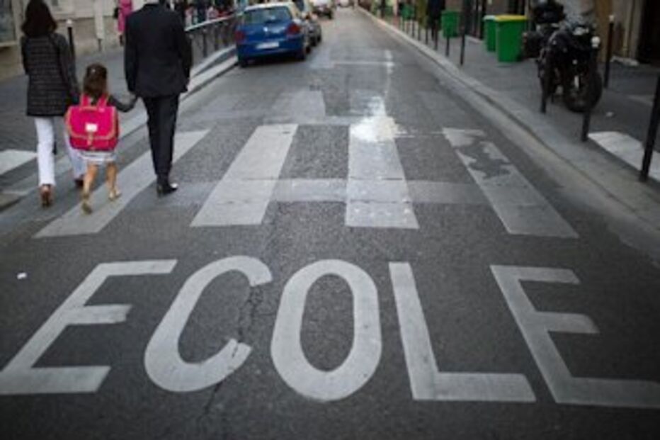 França, escola, crime, esfaquear, rançois Hollande