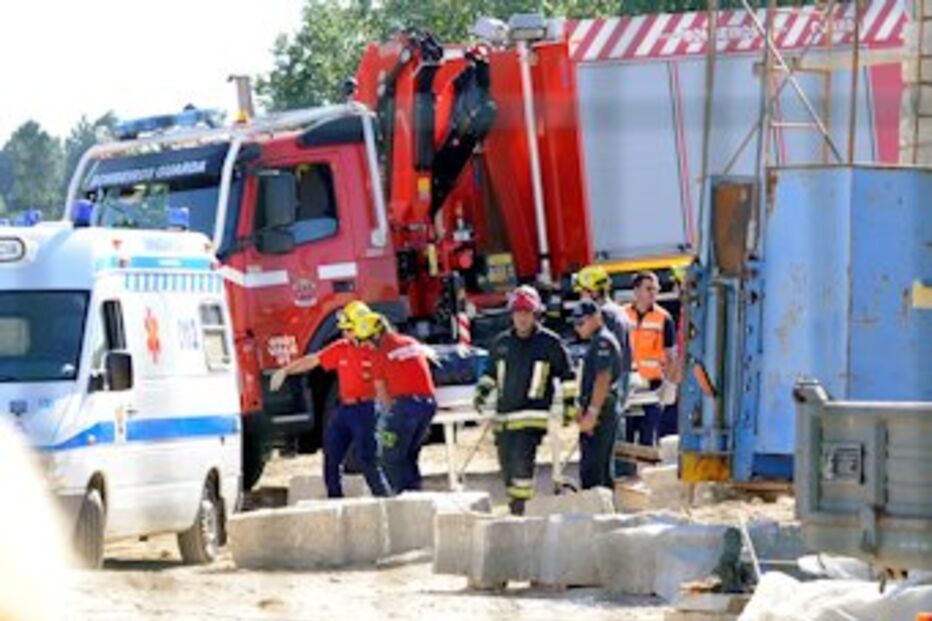 pedras, esmagam, dois, operários, guarda