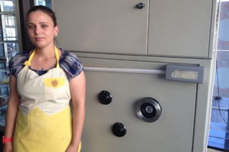 rouba, milhares, fogem, aos, tiros, paços, ferreira