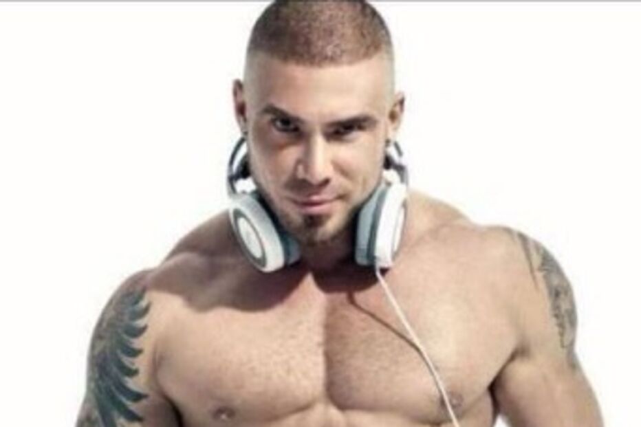 Angelo Garcia, Madonna, cover, musculado, 