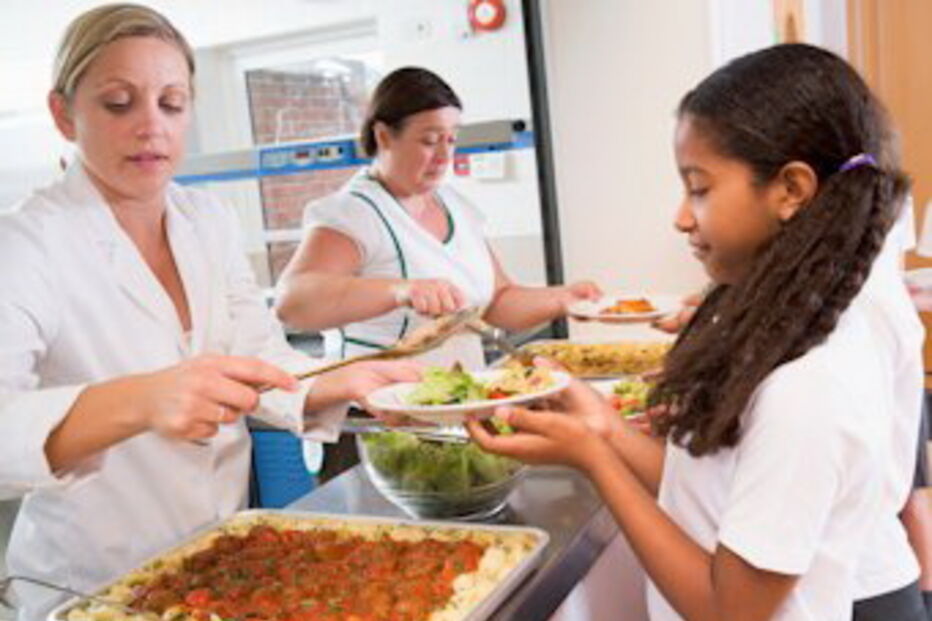 cantinas, refeições, câmaras, crianças, carência, comida, habitações