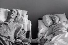 eua, casamento, morte, mãos, mãos dadas, don simpson, maxine simpson, respirar, corpo, mulher, quarto, Dakota do Norte, Turnto23, Melissa Sloan, Associação Americana do Coração