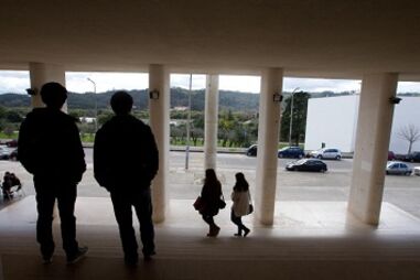 Universidade, Coimbra, ataque, machado, professora