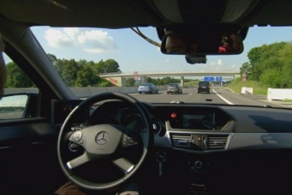Carros Tecnológicos, sinistralidade, E-Call, veículos autónomos, Pre Safe, City Safety, atropelamentos, Falar Global