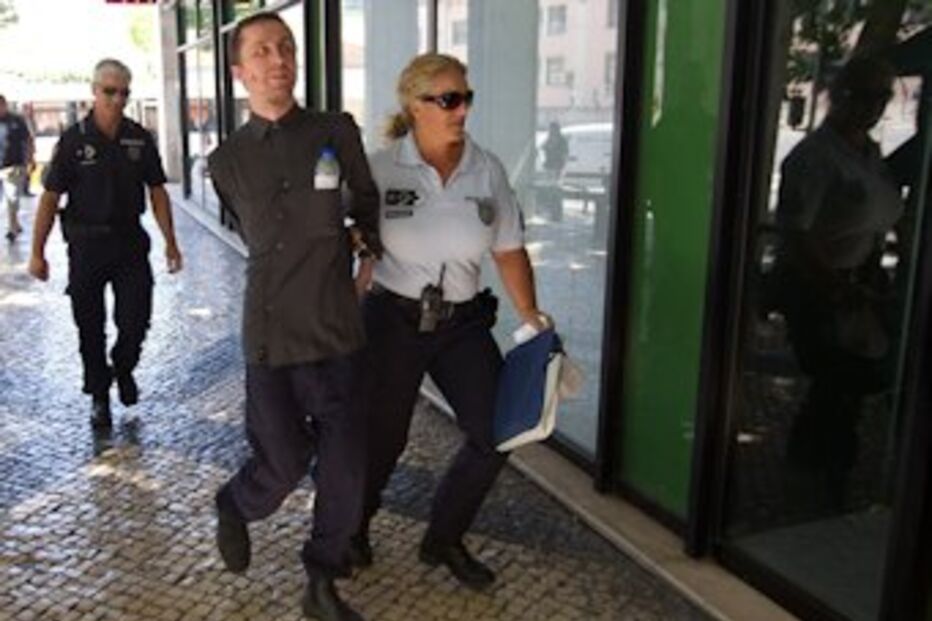 ataca, professora, com, machado, sai, liberdade