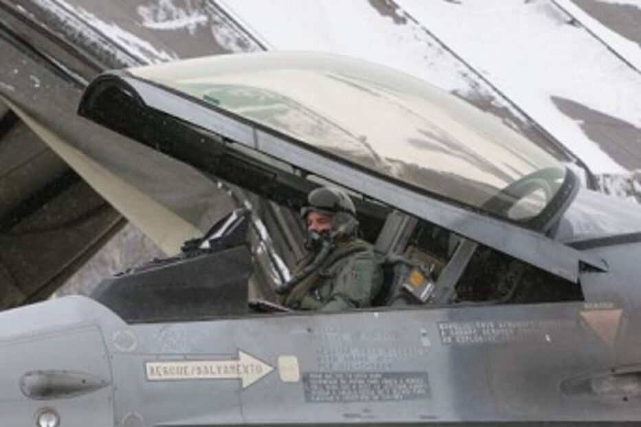 concurso público, caças f-16, força aérea portuguesa, concurso público, aviões F-16, CM, Correio da Manhã, Portugal, Roménia