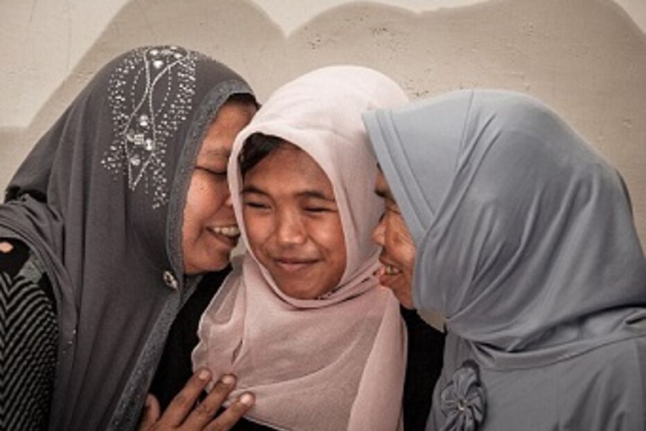 Indonésia, tsunami, reunida, menina, família, 10, anos, desaparecida, Índico
