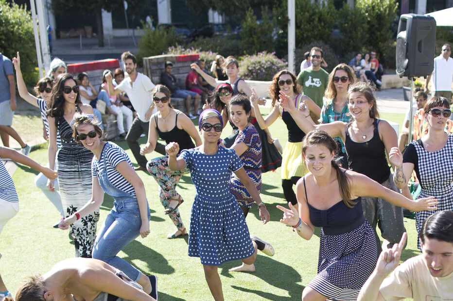 vintage jazz, lindy hop, danças europeias, tango, dançar na rua, bailes improvisados