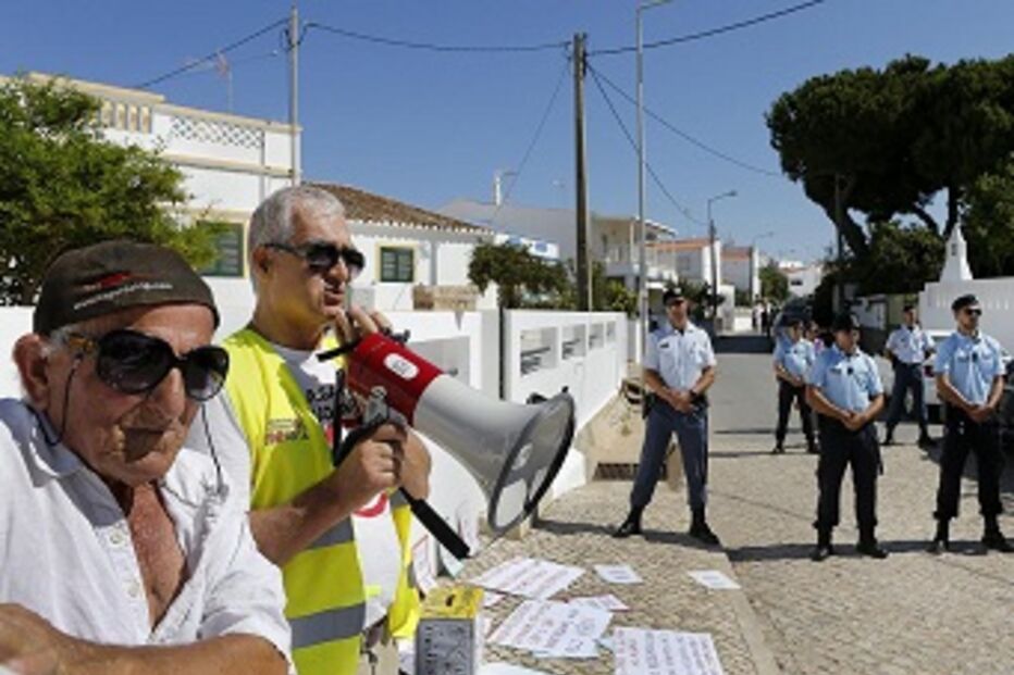 protesto, A22, Pedro Passo Coelho, Comissão de Utentes da Via do Infante, CUVI