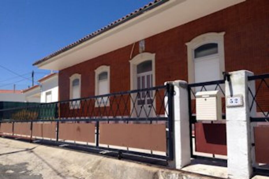 mata, pai, esconde, corpo, pocilga