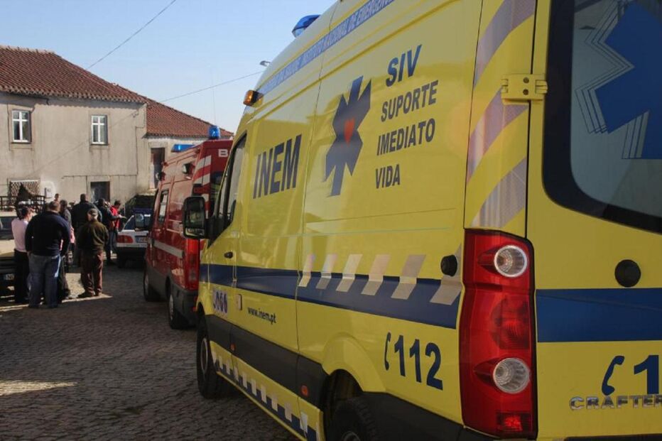 Criança, atropelada, Porto Salvo, Oeiras, atravessava, estrada