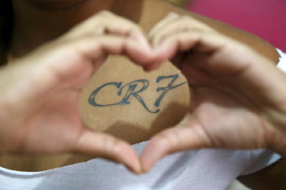 Cristiano Ronaldo, CR7, futebol, prémio, UEFA, Yasmine Cesar