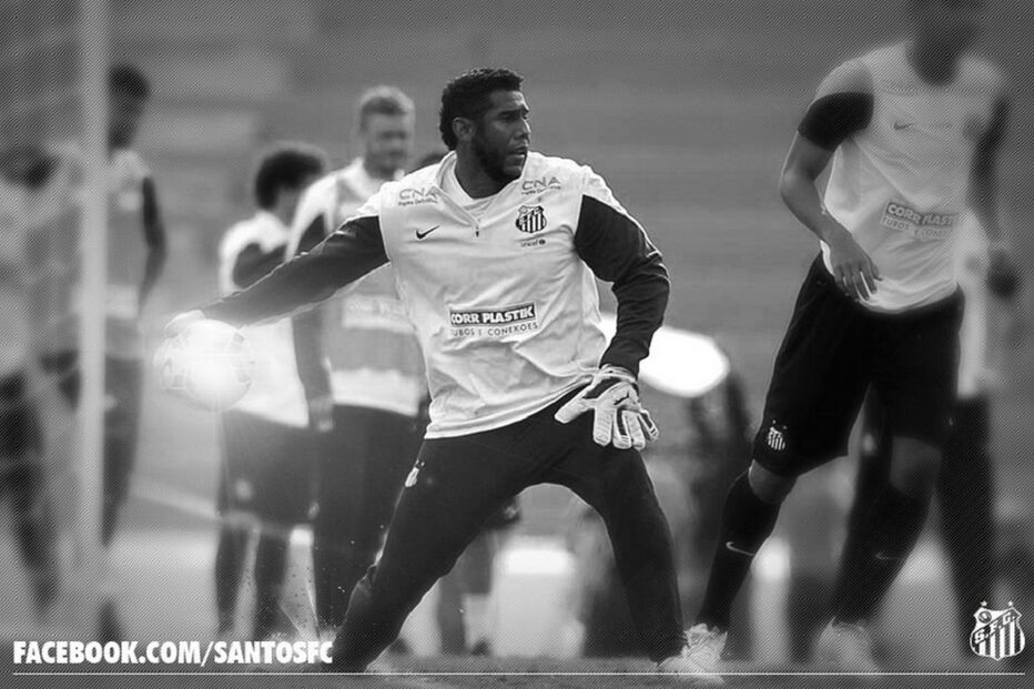 Guarda-redes, sofre, insultos, racismo, Brasil, santos, aranha