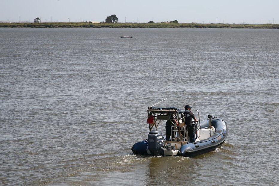 Prosseguem, buscas, pescador, desaparecido, Tejo, Alhandra