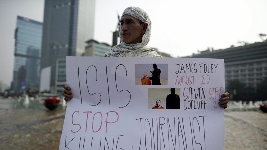 Jornalista indonésio manifesta-se contra o Estado Islâmico