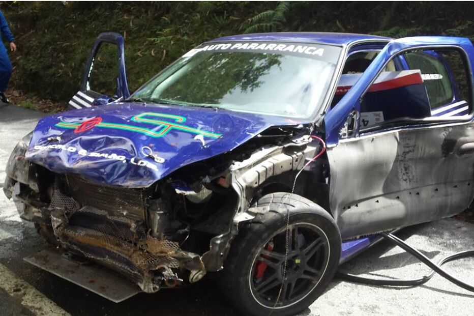 carro, despiste, acidente, mortos, feridos