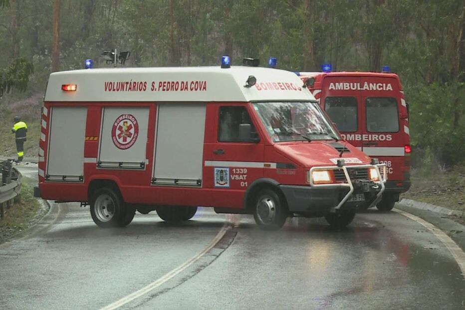 colisão, são pedro da cova, gondomar