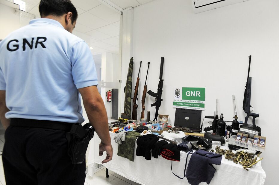 18-09-2014_22_32_38 11 alg jovem guardava.jpg