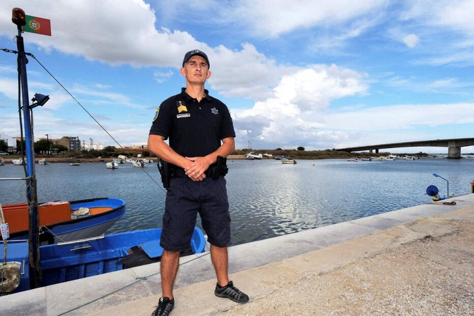 22-09-2014_22_39_37 10 alg policia maritimo.jpg