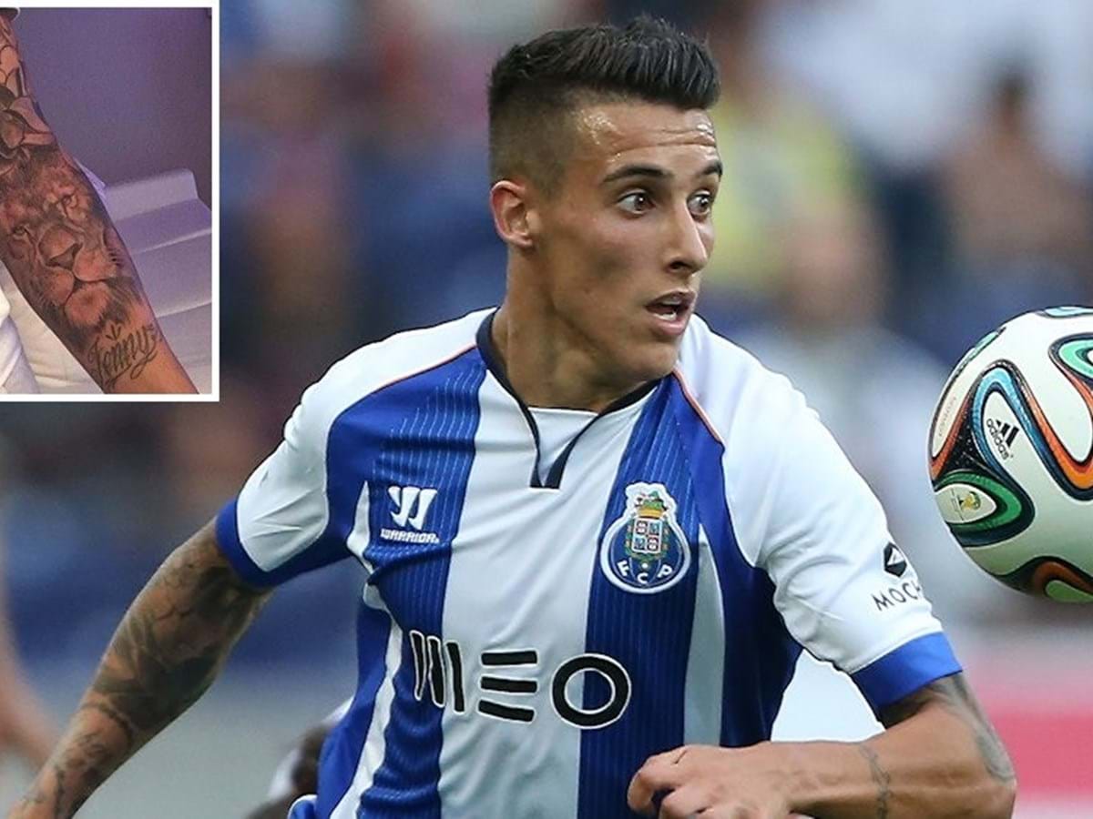 Jogador Do Fc Porto Tatua Leao Futebol Correio Da Manha