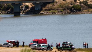 Bombeiros procuram homem desaparecido em barragem