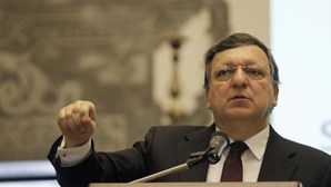 Cavaco vai condecorar Durão Barroso por serviços a Portugal