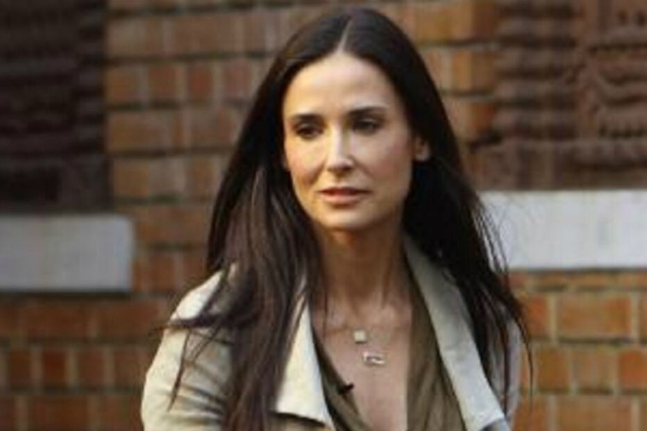 Demi Moore oferece ajuda a Ashton Kutcher 