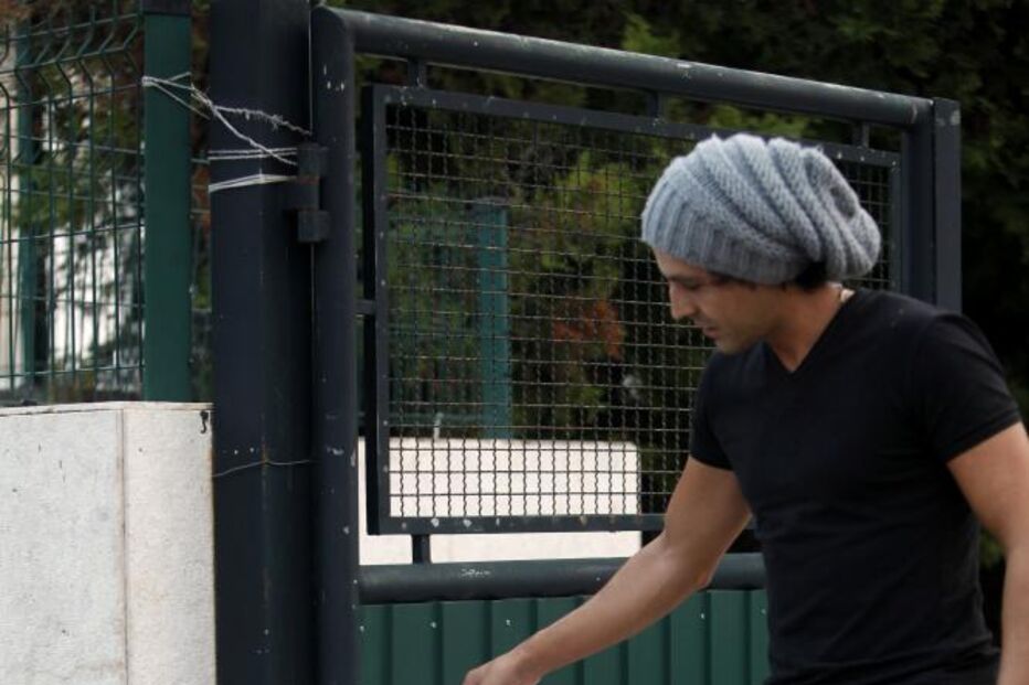 07-10-2014_21_52_41 M2-9054836 Fábio Varela junto a cartaz.JPG