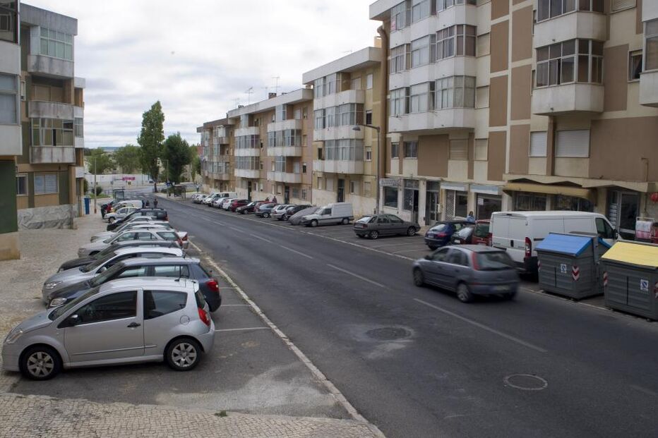 Rio de Mouro, rua, carros, 