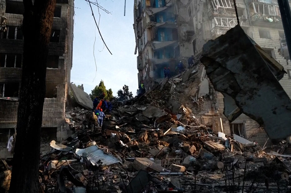 Destruição em Kiev após ataque com mísseis e drones