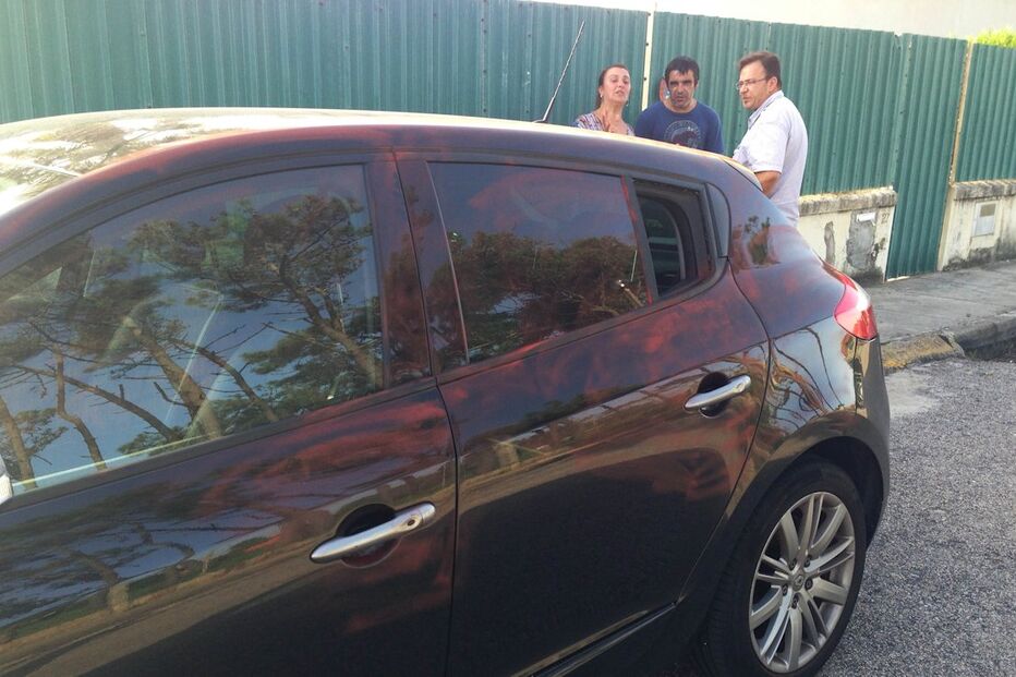 21-10-2014_00_48_24 12 av roubam 30 carros.jpg