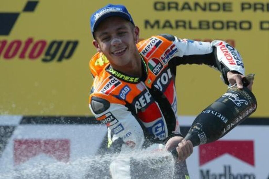 21-10-2014_18_31_00 rossi 8 honda.jpg