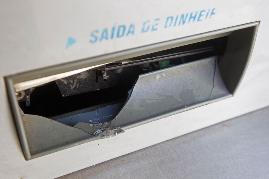 caixa multibanco, assalto