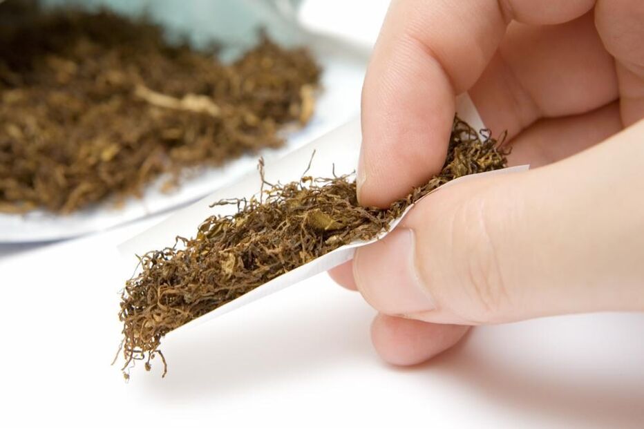 Tabaco de enrolar, mortalha, mão, 