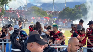 Vídeo mostra confrontos entre adeptos do Flamengo e polícia do Rio de Janeiro  