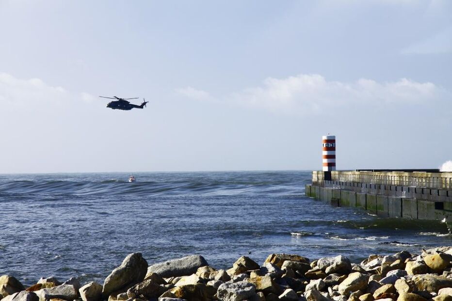 Helicóptero, força aérea, buscas, pescador