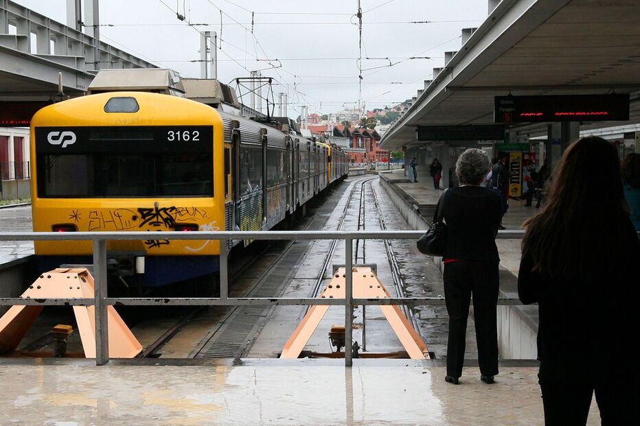 CP, comboio, greve, Lisnha de Cascais