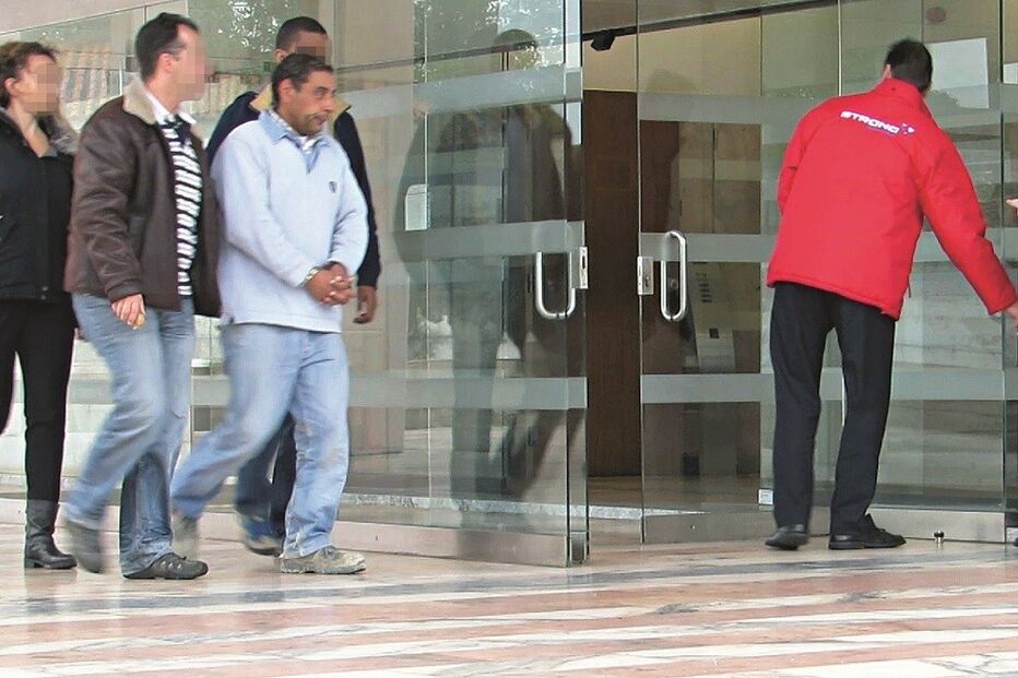 gasolina, suspeito,mulher, violência