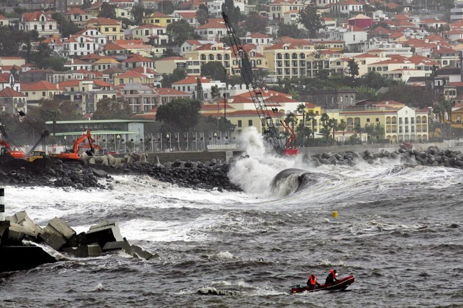 funchal, madeira, ondulação forte