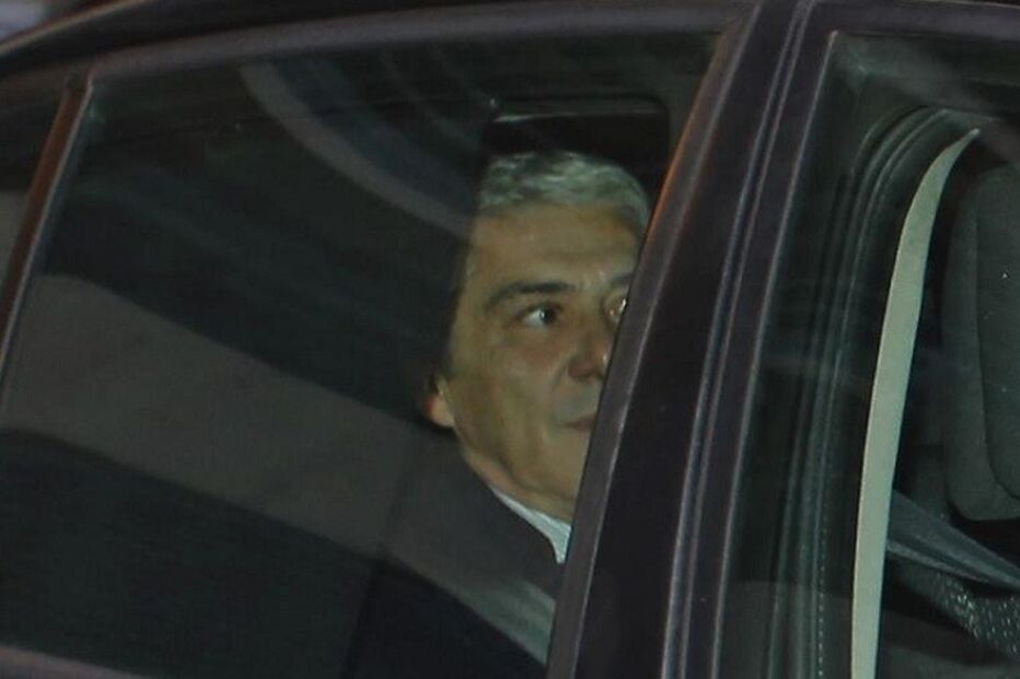 Detenção, Sócrates