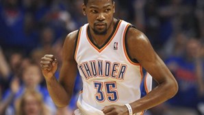 Kevin Durant troca Oklahoma City Thunder pelo Warriors