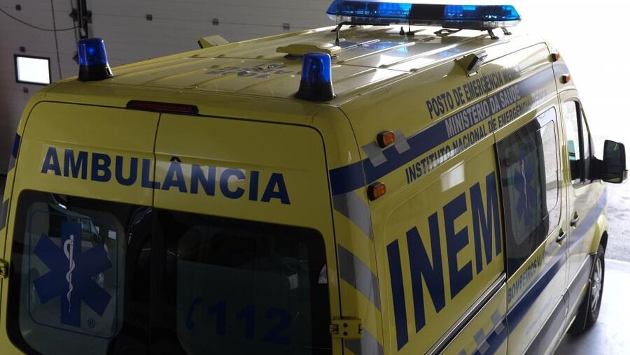 Ambulância de socorro do INEM