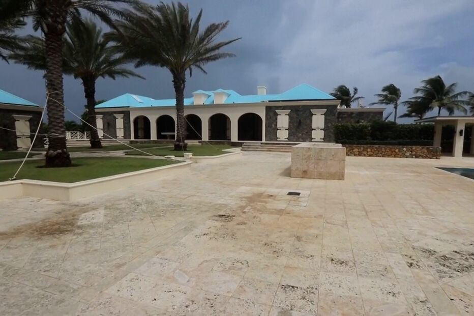 Reveladas imagens inéditas da ilha privada de Jeffrey Epstein 