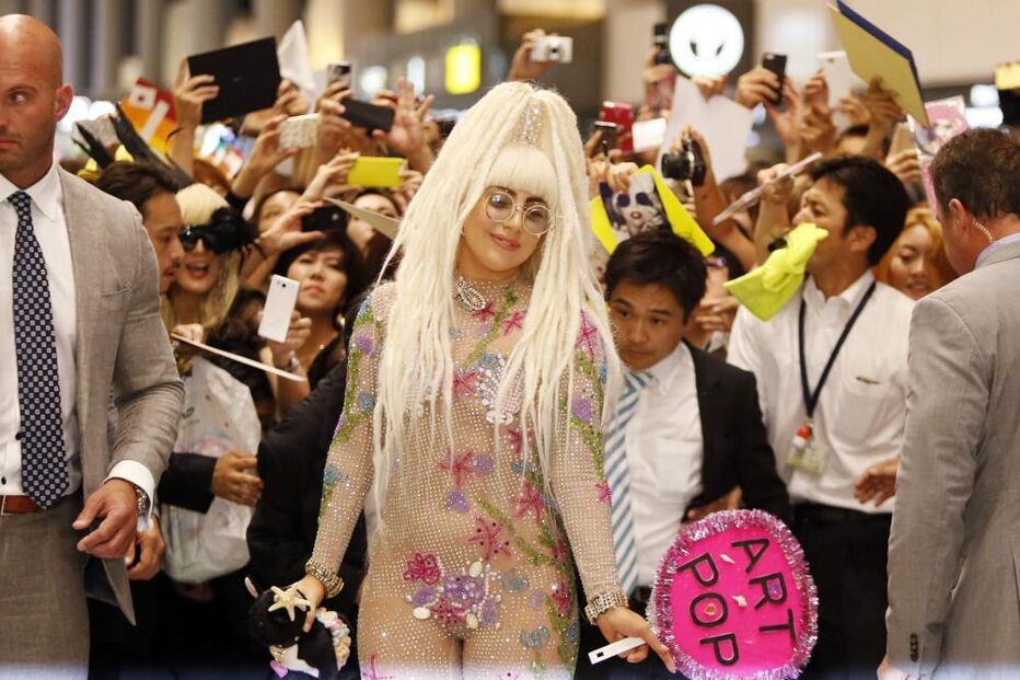 Lady Gaga, abusos sexuais, violação, Swine