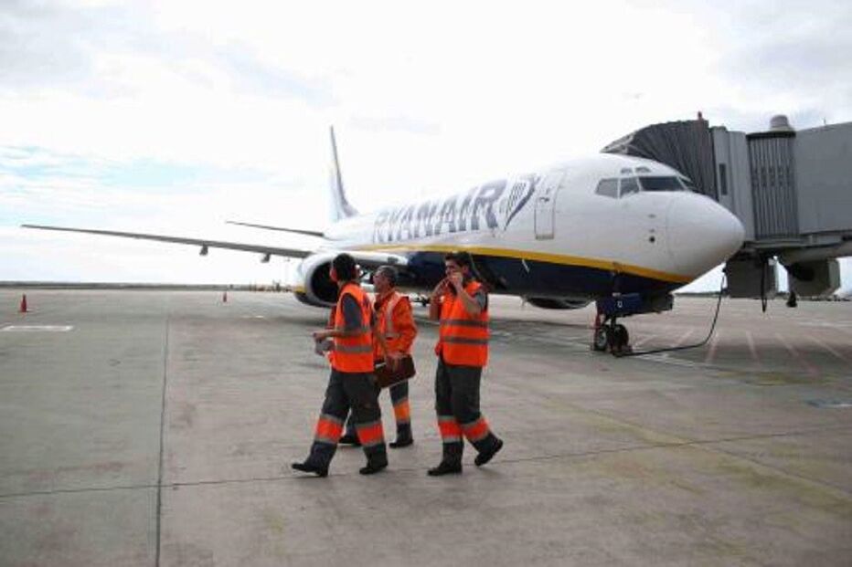 Ryanair, Açores, Ponta Delgada
