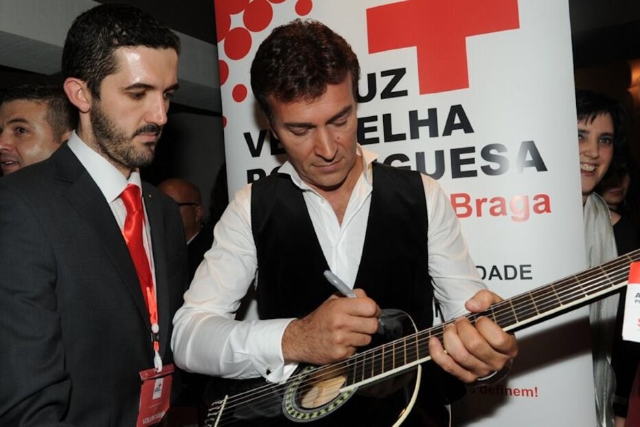 Tony Carreira, guitarra