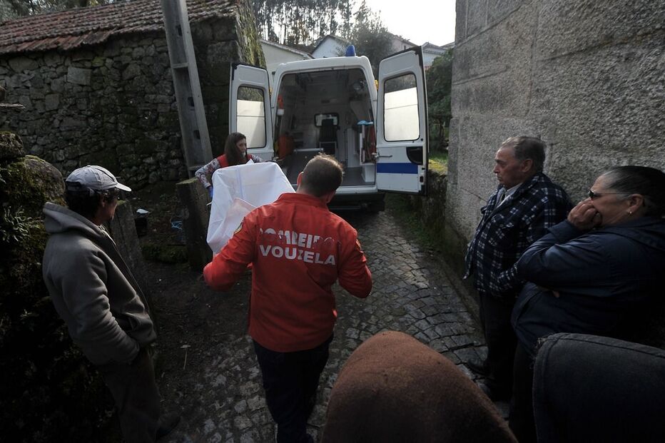 15-12-2014_23_53_32 12 idosa morre.jpg