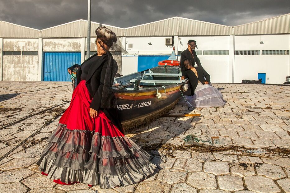 16-12-2014_19_14_24 Deus o criado de Camus (António Roque Gameiro).jpg